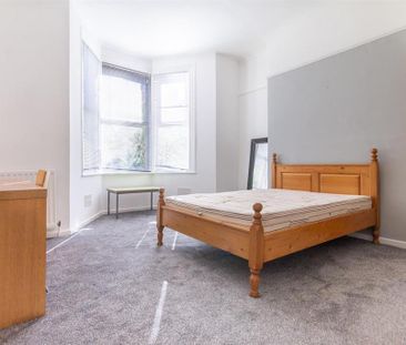 6 bedroom terraced house to rent - Photo 5