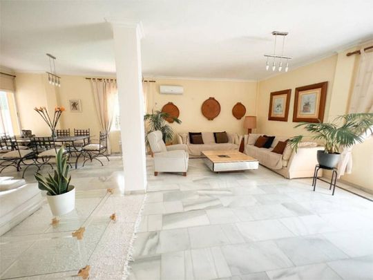 Casa o chalet de alquiler en Calle Paris, 35, Aloha - Photo 1