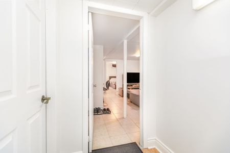 For Lease - 5214 Springbok Crescent Unit# A, Mississauga, Ontario - Photo 2