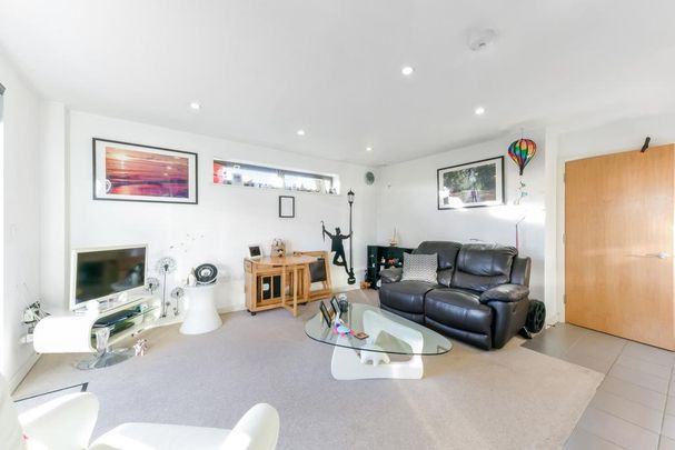 1 bedroom property to rent - Photo 1