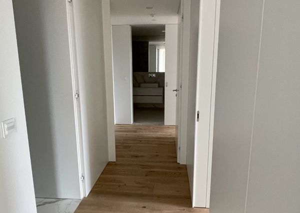 Apartamento T2 de Luxo no Cais da Fonte Nova com Vistas Deslumbrantes para a Ria de Aveiro
