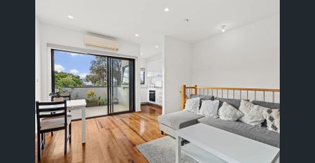Modern Townhome Living in the Heart of Glenroy - Photo 3