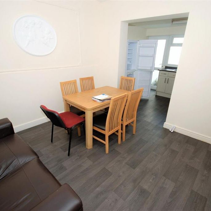 5 bedroom house to rent - Photo 1