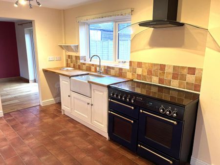 3 bedroom terraced house to rent - Photo 5