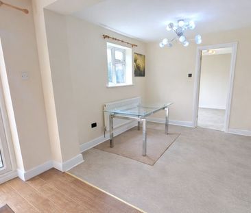 Balmoral Drive, Woking, Surrey, GU22 - Photo 4