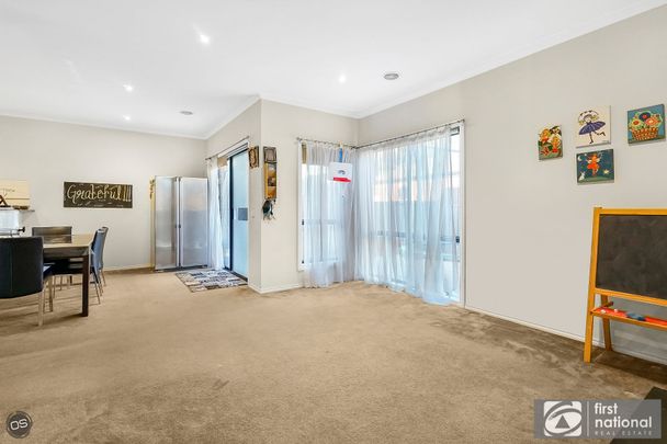 Exquisite Corner Townhouse on the Park (Alamanda School Zone) - Photo 1