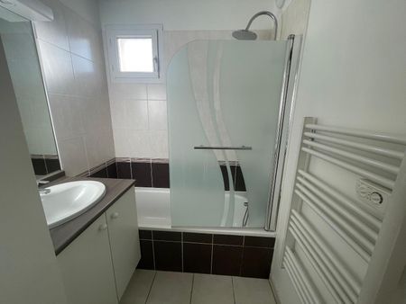 ESCALQUENS / Location Appartement 3 Pièces 53 m² - Photo 5