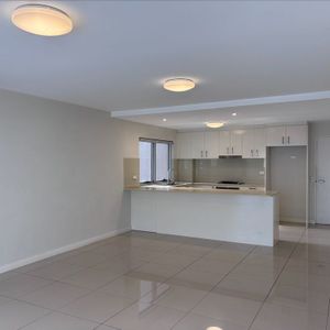 Contemporary Apartment in the Heart of Wollongong - Photo 2