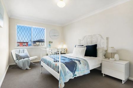 Beachside Living in a Dual Level Home - Photo 4