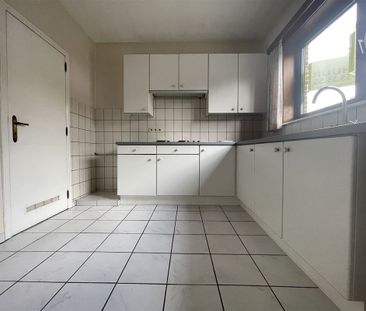 Gezellig 2sllpk-appartement op 1ste verdieping te Sint-Gillis bij D... - Photo 4