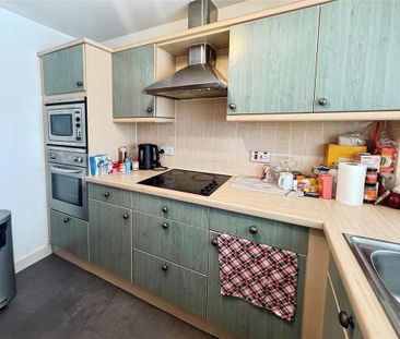 2 bedroom flat to rent - Photo 6