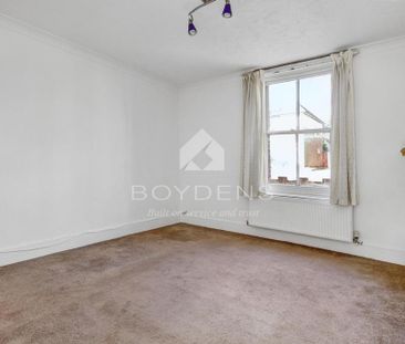 2 bedroom semi-detached house to rent - Photo 6