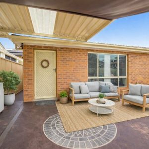 6A Fuchsia Place, Bossley Park NSW - Photo 2