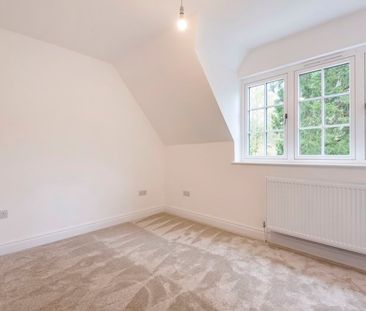 Tilford Road , Hindhead - 4 bedrooms Property for lettings - Seymours - Photo 4
