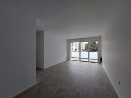 Location Appartement 2 pièces 45m² PETIT COURONNE 76650 - Photo 2