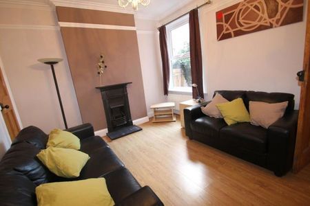 4 bedroom terraced house to rent - Photo 3