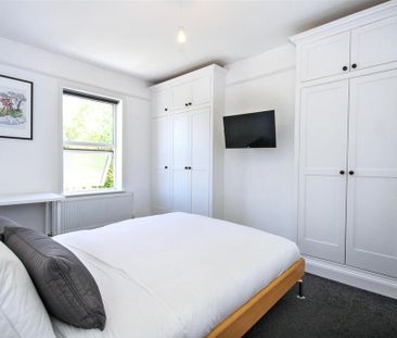 4 bedroom semi-detached house to rent - Photo 4