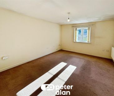 Coed Celynen Drive, Abercarn - Photo 1