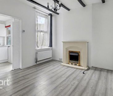 3 bedroom semi-detached house to rent - Photo 6