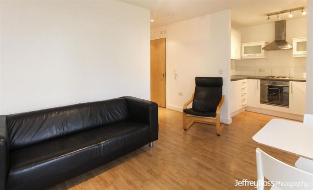 Studio to rent - Photo 1