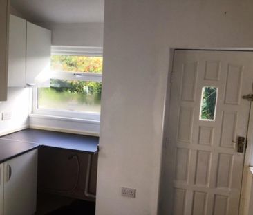 2 bedroom semi-detached house to rent - Photo 4