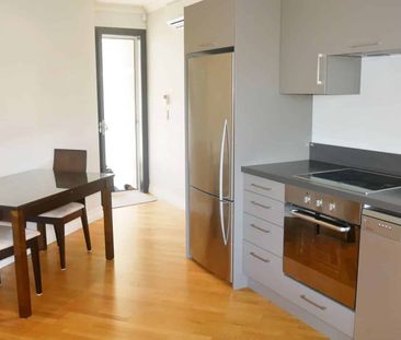 HAREWOOD -2 BEDROOM TOWNHOUSE, FULLY FURNISHED, SHORT TERM LEASE - Photo 2