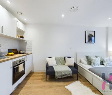 Studio to rent - Photo 2