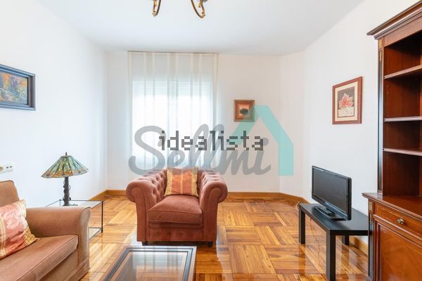 Alquiler de piso en Calle Leopoldo Calvo Sotelo - Photo 1