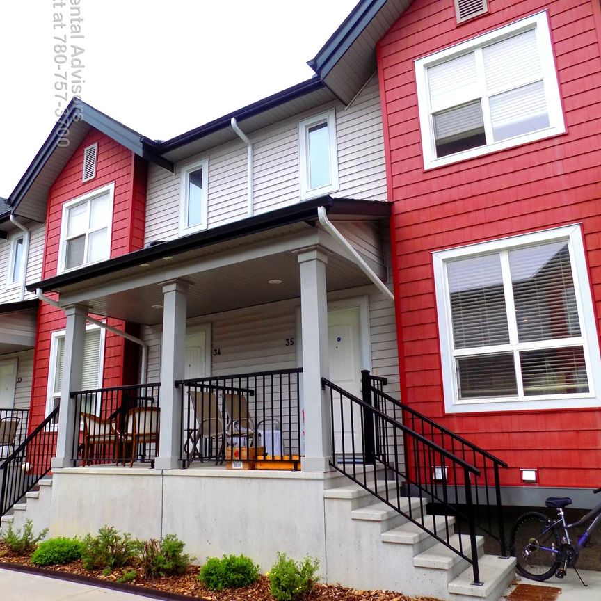 GREAT 3 BED 2.5 BATH, 2 STOREY TOWNHOUSE, W/ ATTACHED DBL GARAGE IN THE LAKE DISTRICT COMMUNITY OF SCHONSEE - Photo 1