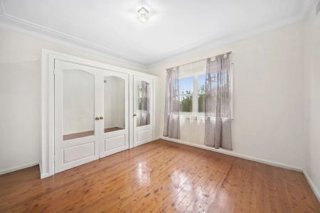 Conveniently Located - Photo 5