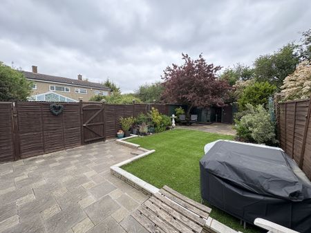 Church Leys, Harlow - Photo 2