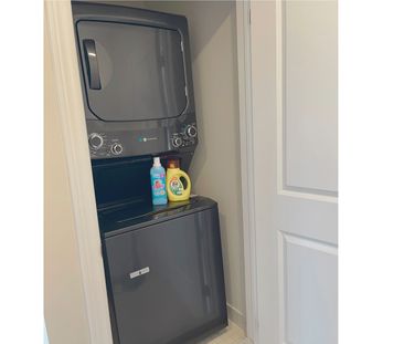 For Lease - 2 Mockingbird Lane, Hamilton, Ontario - Photo 2