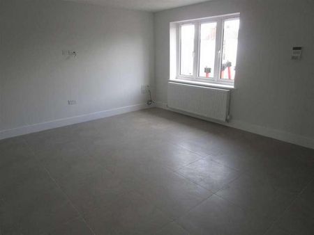 Worple Road, Staines Upon Thames, TW18 - Photo 5