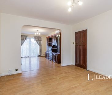 3 bedroom house to rent Selwood Road, SM3 - Photo 2