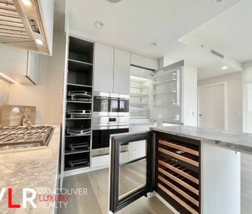 Condo in Vancouver West Side, BC - Photo 5