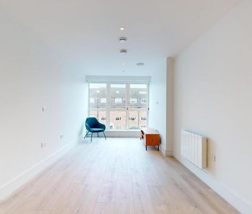 Studio to rent - Photo 1