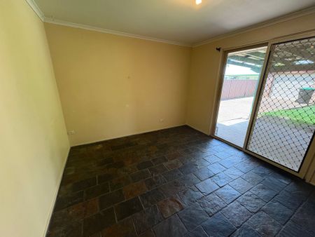 3 Bedroom Brick Home - Photo 5