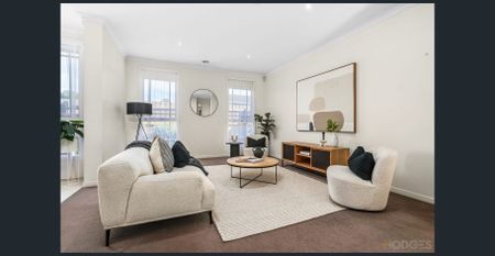 GREAT SIZED HOME | IDEAL LOCATION | STYLE AND COMFORT - Photo 2