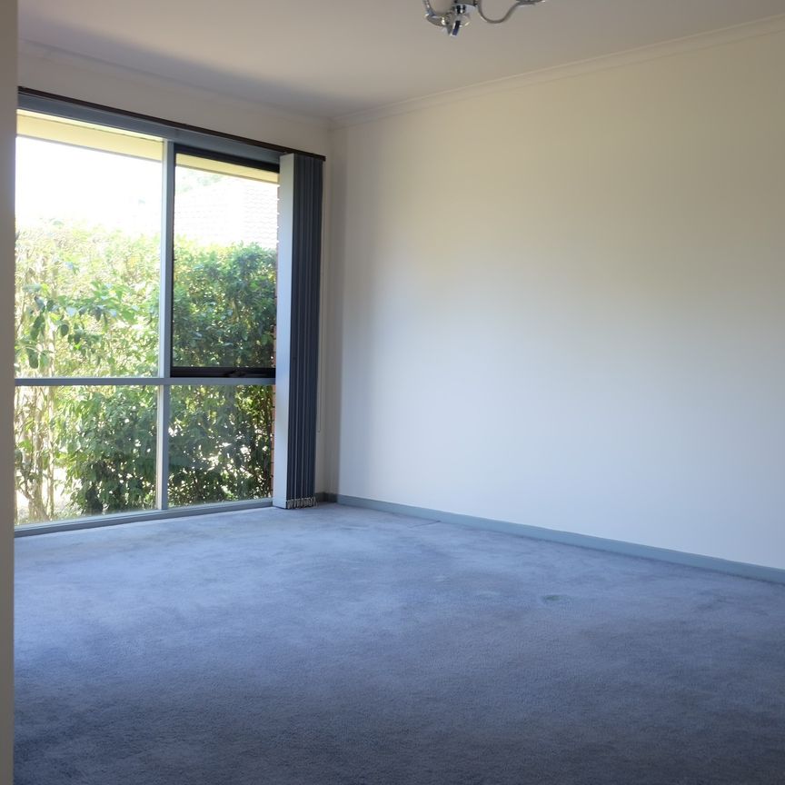 Easy Living in Doncaster – Air-Conditioned 3-Bedroom Unit Available Now - Photo 1