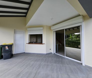 Location Maison 4 pièces 76m² PETIT BOURG 97170 - Photo 3