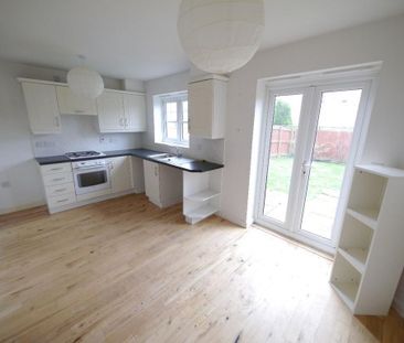 3 bedroom terraced house to rent - Photo 4