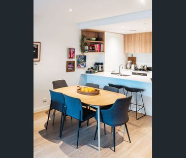 Superior 2 Bedroom Townhouse Style Apartment - Photo 4