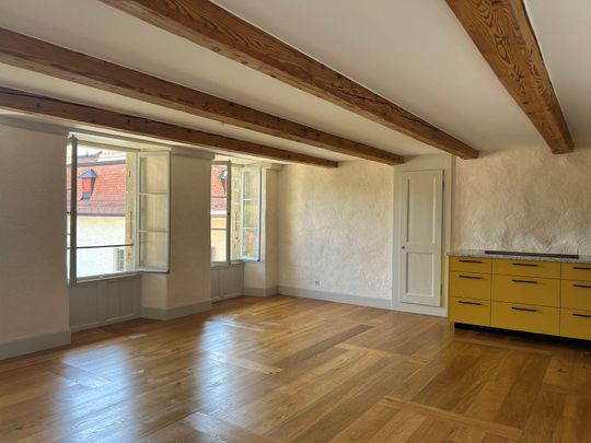 UN MOIS DE LOYER OFFERT ! APPARTEMENT DE 5.0 PIÈCES ENTIÈREMENT RÉNOVÉ ! - Foto 1