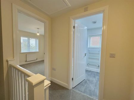 2 bedroom semi-detached house to rent - Photo 2