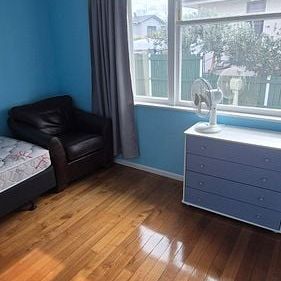 Fully-furnished 2BR Home in Greerton - Photo 1