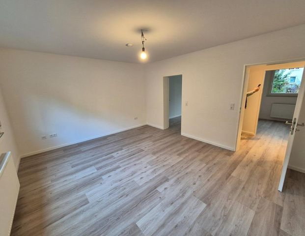 Top aufgeteilte 2-Zimmer Wohnung mit Balkon im Herzen von Flingern - Foto 1
