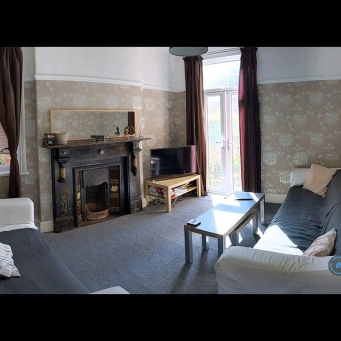 1 bedroom in a house share to rent - Photo 1