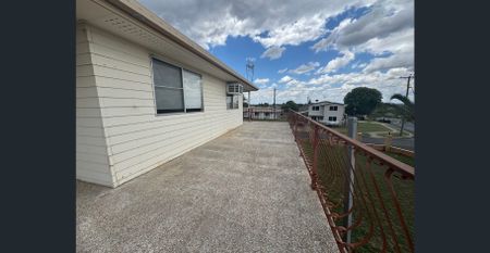 Spacious 3-Bedroom Home with Stunning Views! - Photo 2