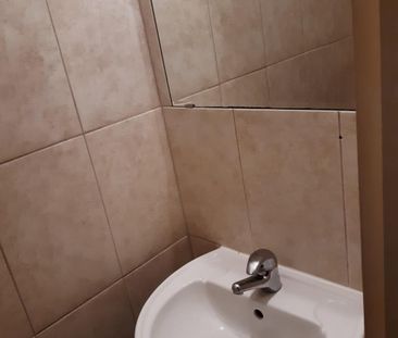 Room in a Shared House, Edward Road, E17 - Photo 6