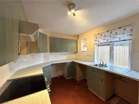 3 bedroom semi-detached house to rent - Photo 5